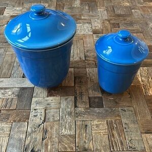 Metlox USA Vintage Blue Ceramic Jars Canisters with Lids Set of 2